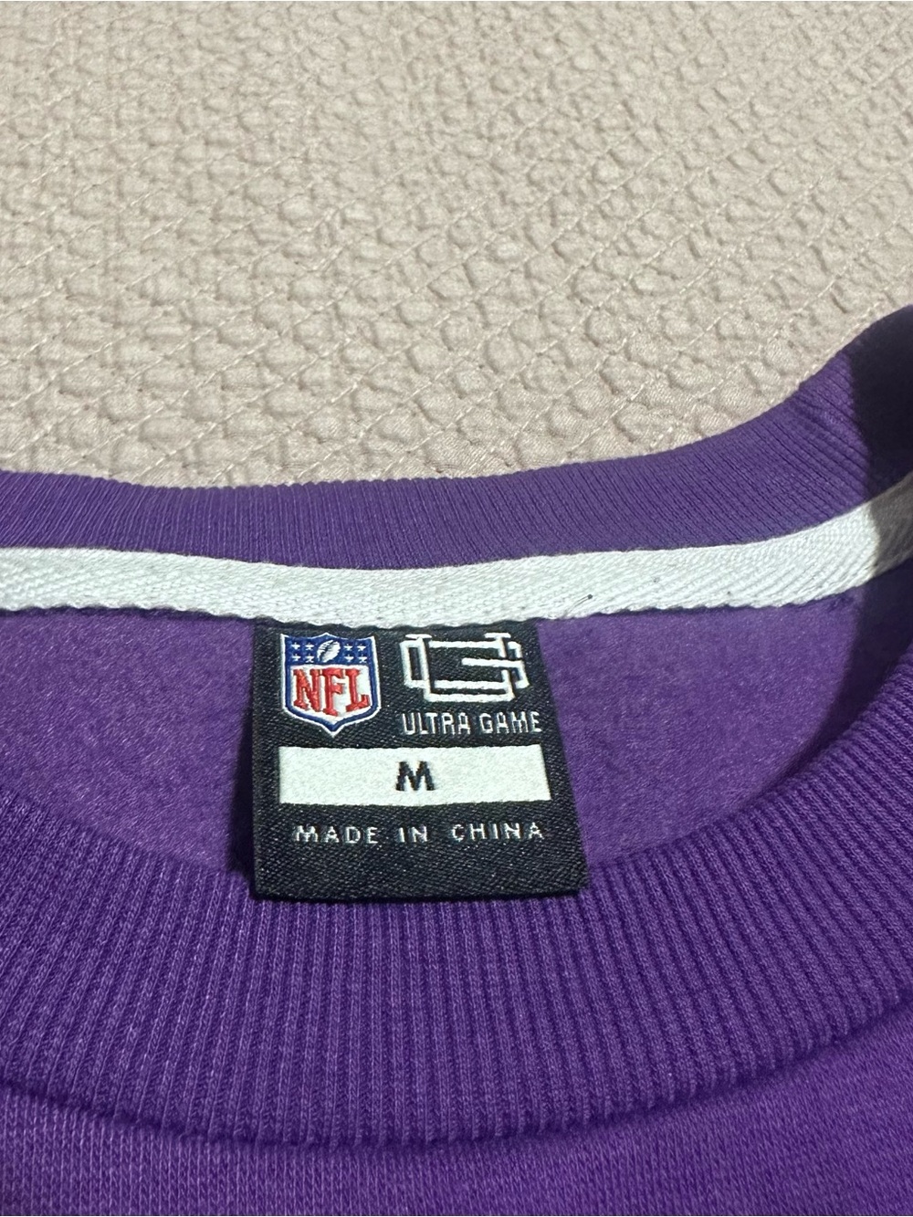 Men's Purple Crewneck Sweatshirt - Minnesota Vikings - Picture 3 of 12